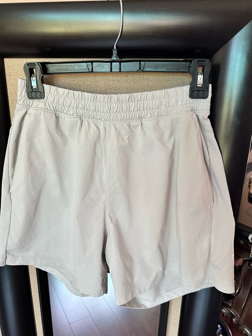 Uniqlo Women's Light Gray Athletic Shorts with Elastic Waist